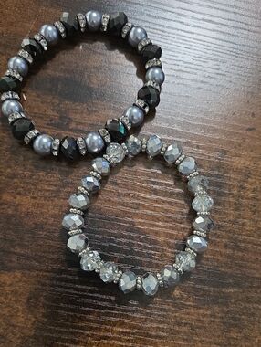 Elegant Grey and Black Beaded Stretch Bracelet Set